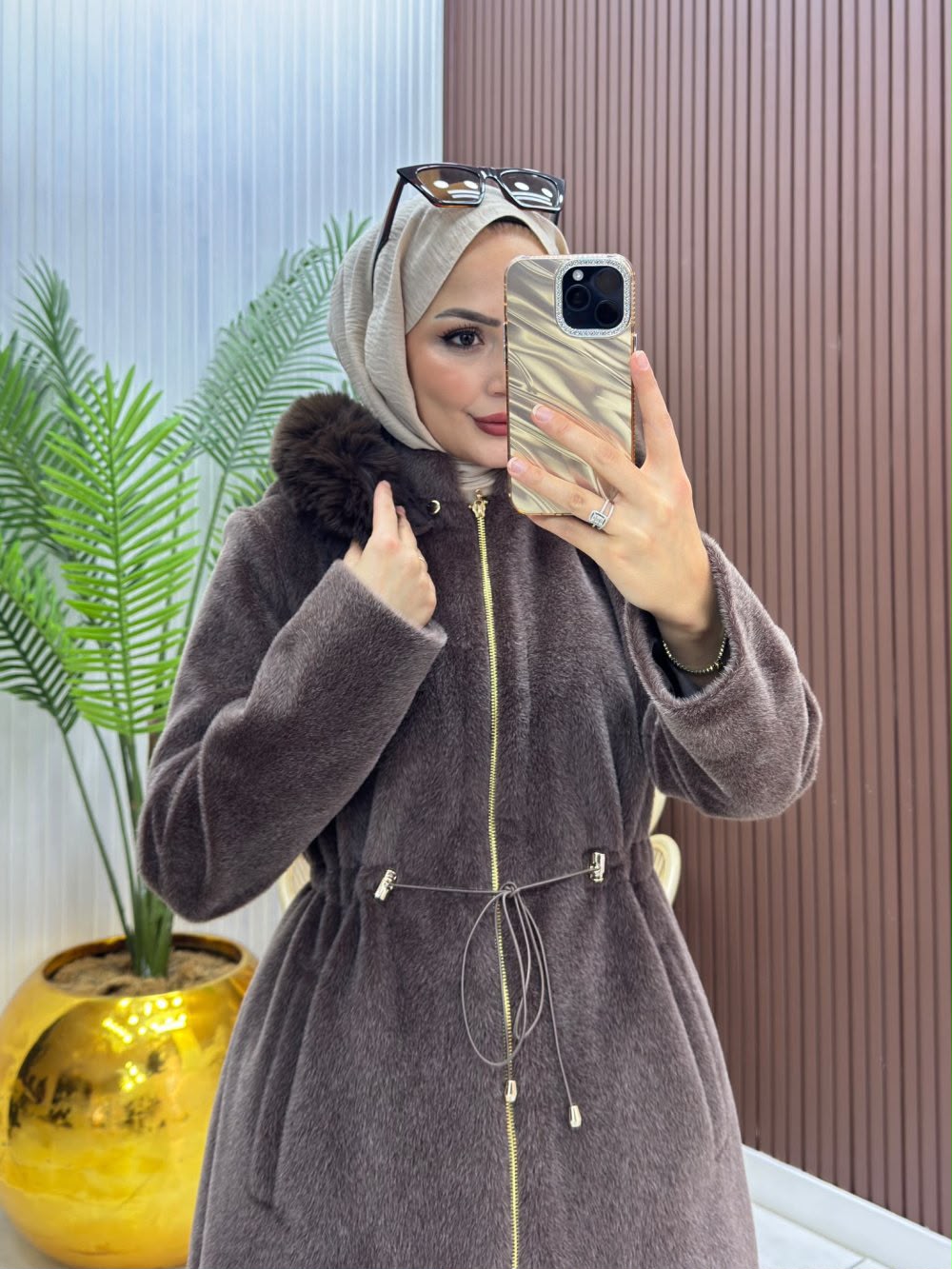Kürklü Peluş Kapüşonlu Kaban