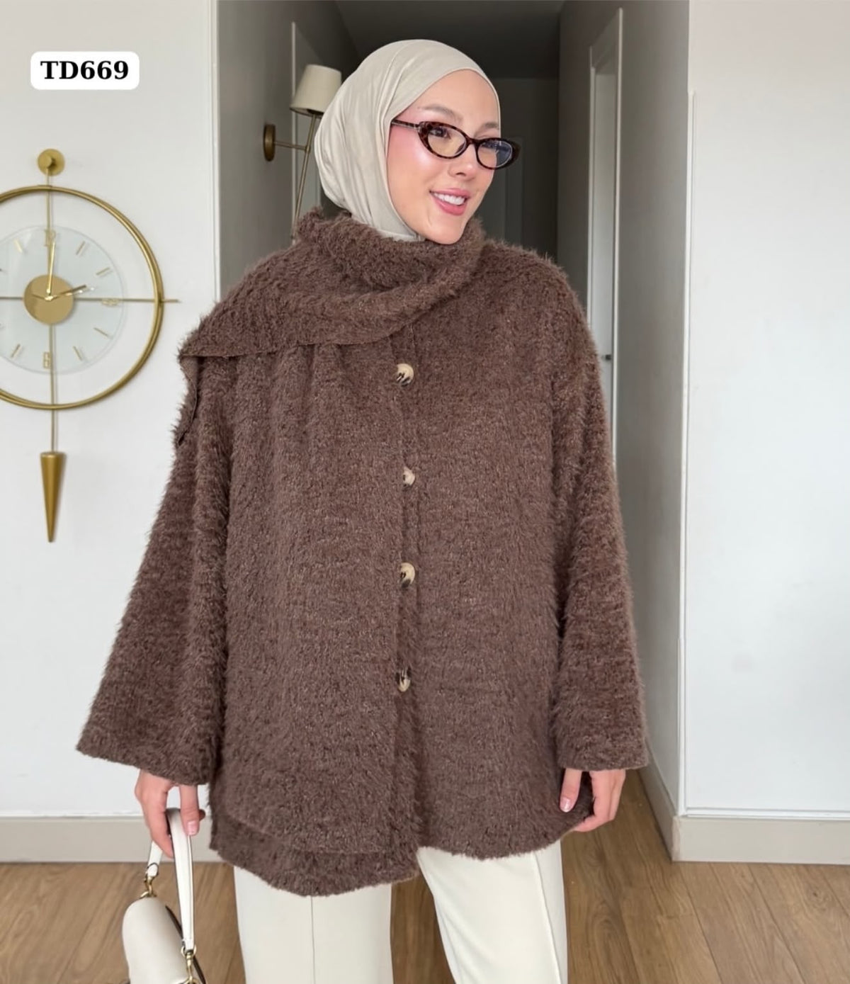 Peluş Hırka ve Atkı Kombini